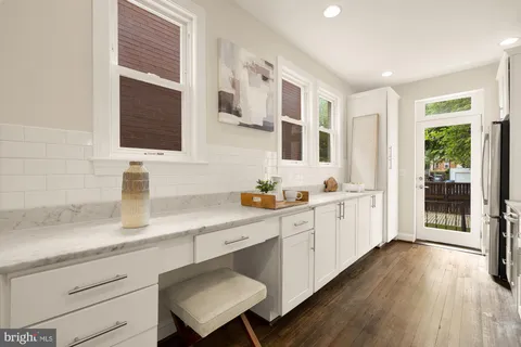 $1,500,000 | 647 A Street Southeast, Washington, DC 20003