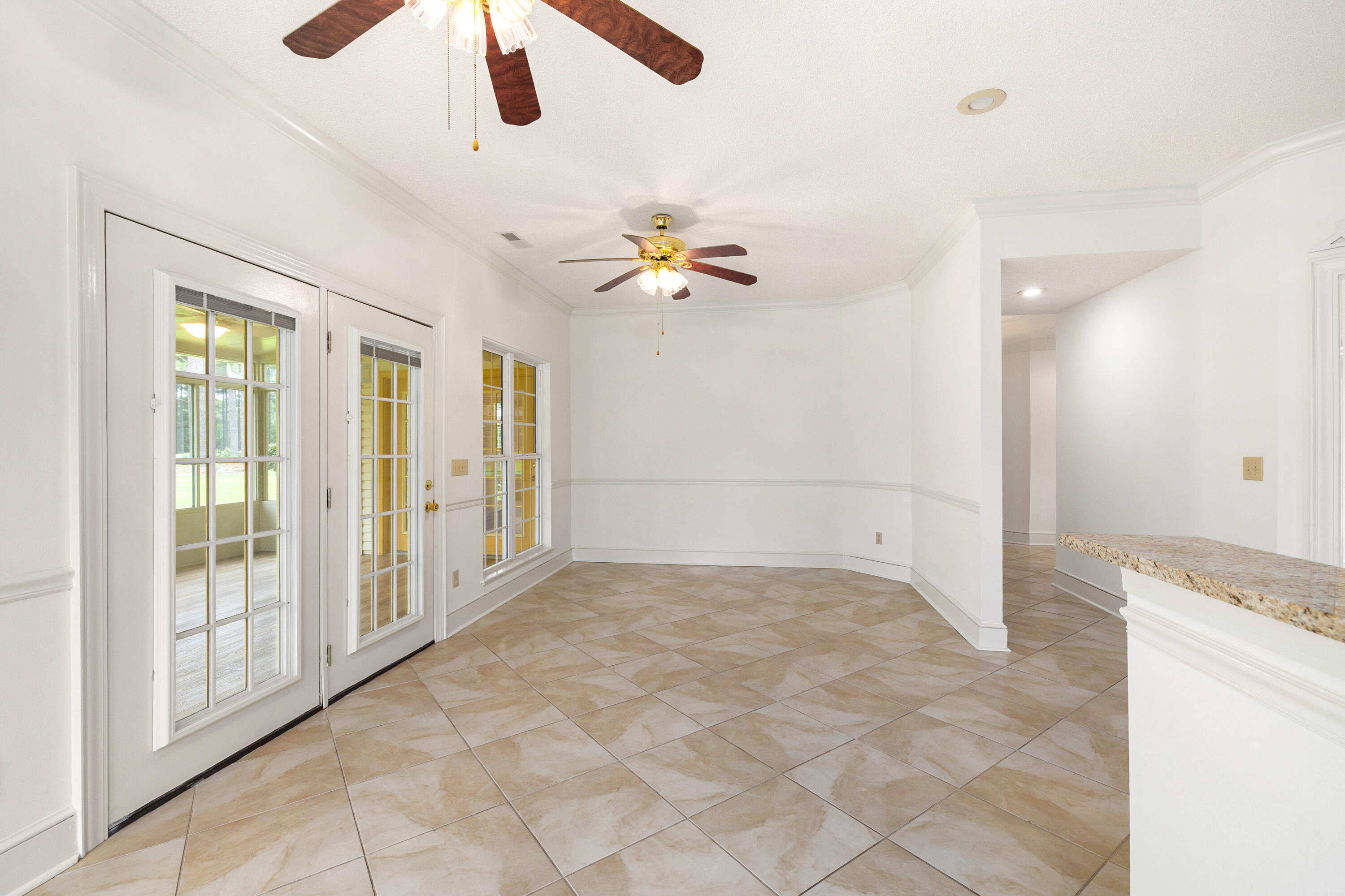245 Plantation Drive Manning, SC 29102 - Photo 18 of 62 SITTING AREA