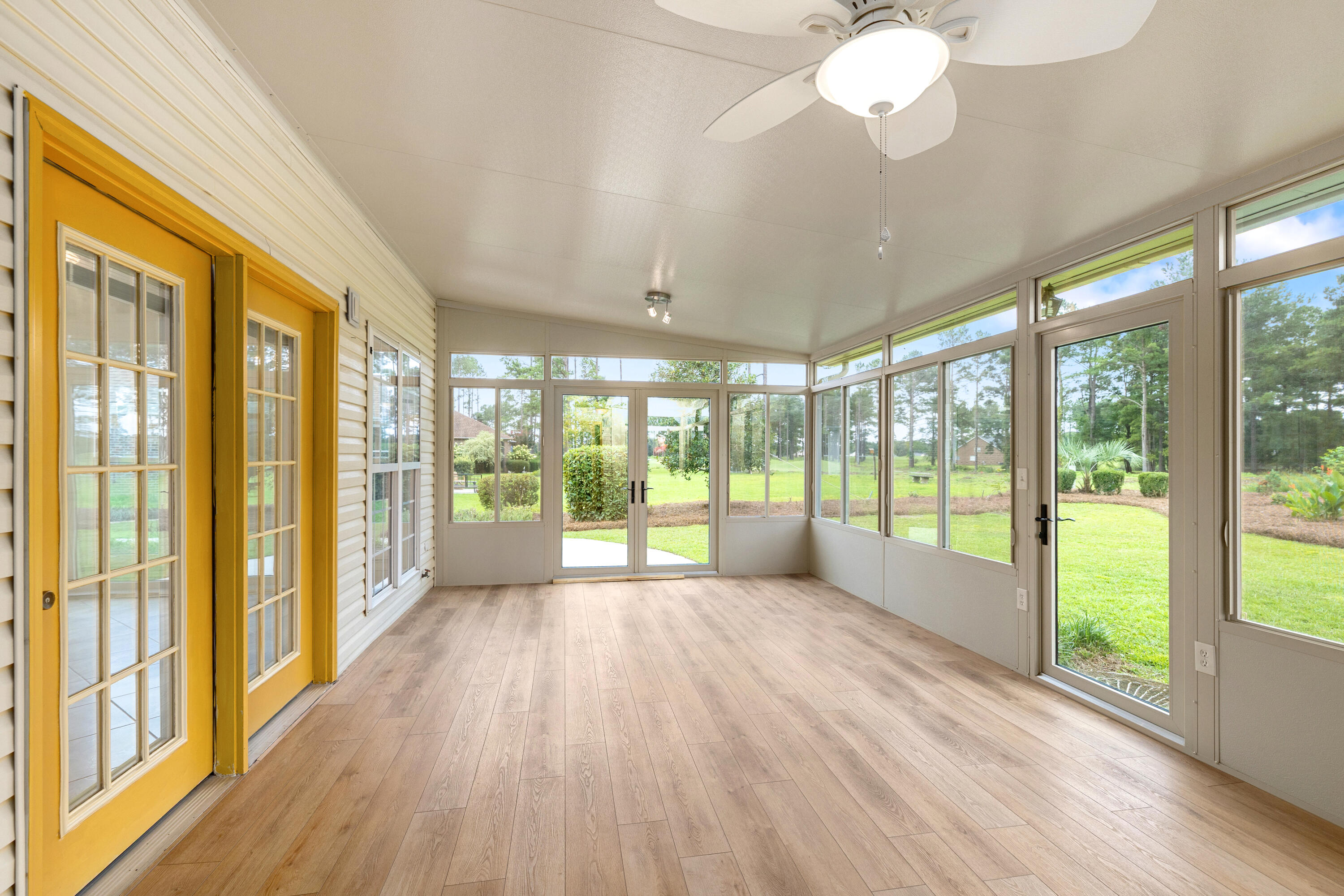 245 Plantation Drive Manning, SC 29102 - Photo 20 of 62 ENCLOSED SUNROOM