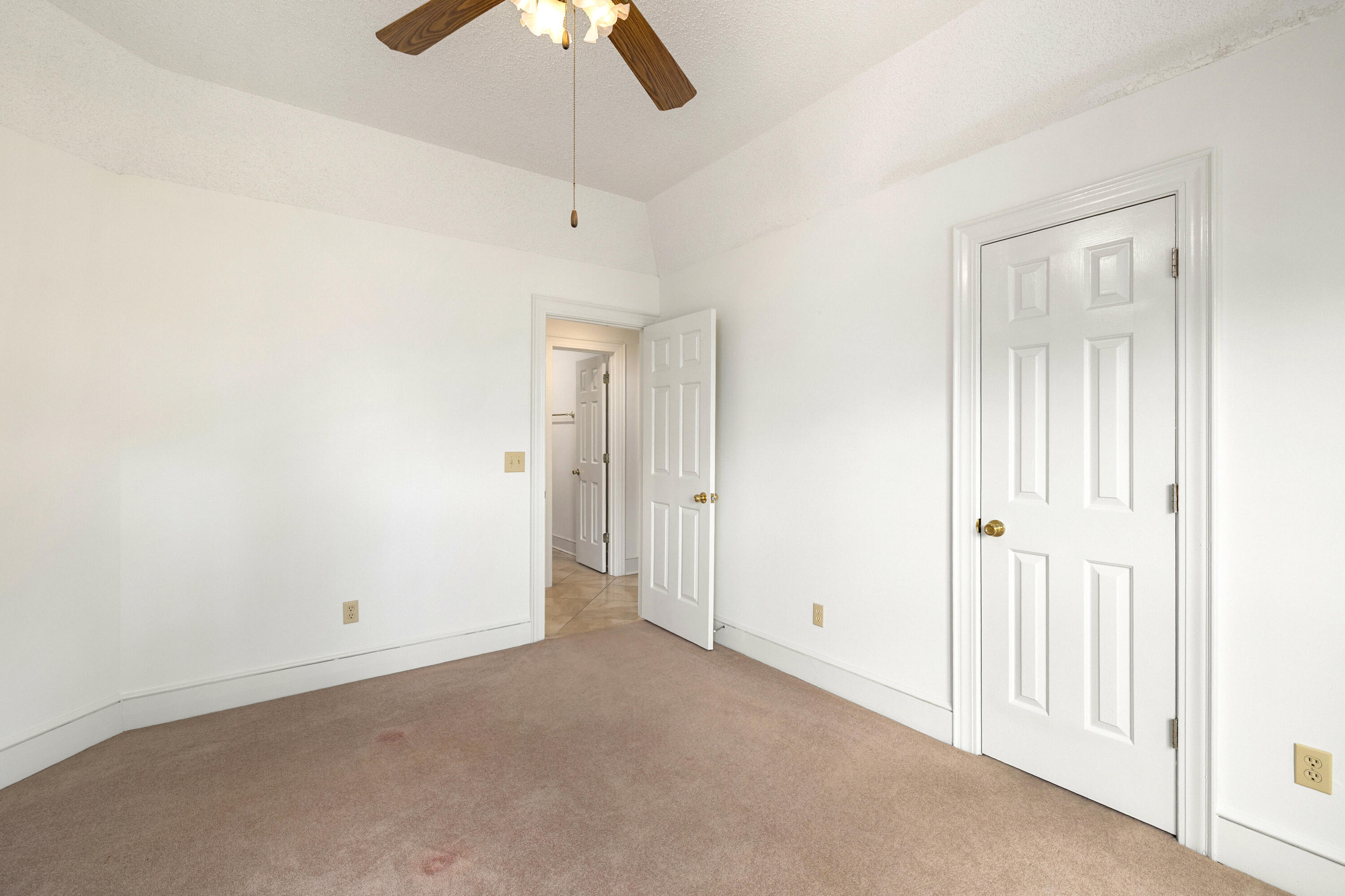 245 Plantation Drive Manning, SC 29102 - Photo 29 of 62 GUEST BEDROOM