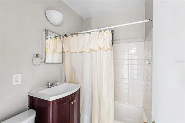 $2,475 | 201 North Himes Avenue, Tampa, FL 33609