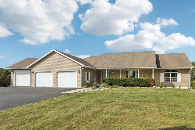 $749,000 | N5139 Granville Court, Sugar Creek, WI 53121