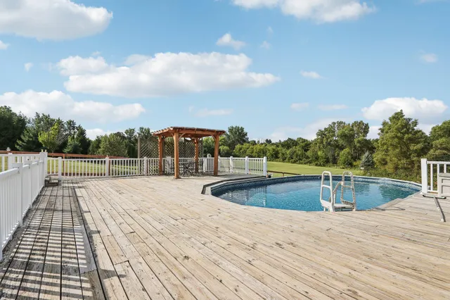 $749,000 | N5139 Granville Court, Sugar Creek, WI 53121