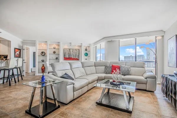 $600,000 | 2900 Northeast 14th Street Causeway, Unit 1008, Pompano Beach, FL 33062
