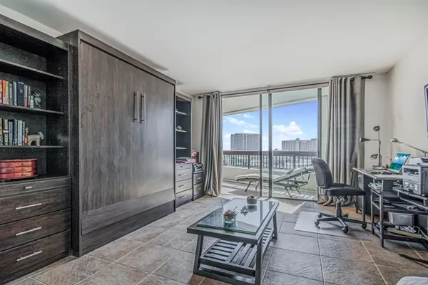 $600,000 | 2900 Northeast 14th Street Causeway, Unit 1008, Pompano Beach, FL 33062