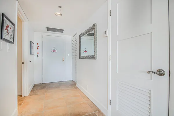 $600,000 | 2900 Northeast 14th Street Causeway, Unit 1008, Pompano Beach, FL 33062