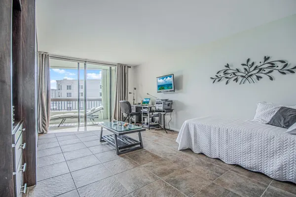 $600,000 | 2900 Northeast 14th Street Causeway, Unit 1008, Pompano Beach, FL 33062