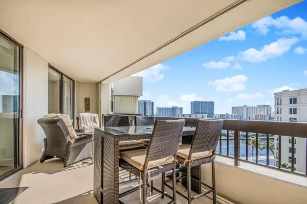 $600,000 | 2900 Northeast 14th Street Causeway, Unit 1008, Pompano Beach, FL 33062