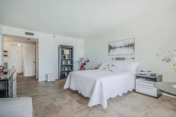 $600,000 | 2900 Northeast 14th Street Causeway, Unit 1008, Pompano Beach, FL 33062