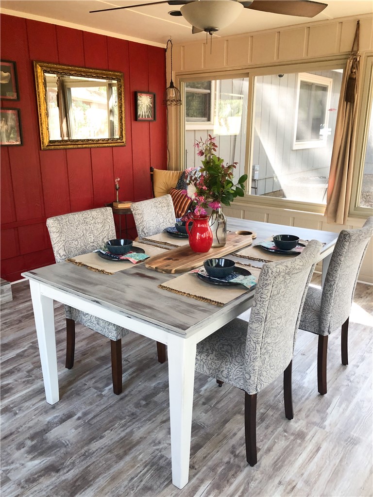 111 Seminole Road Brunswick, GA 31525 - Photo 12 of 35 Dining Room/Sun Room