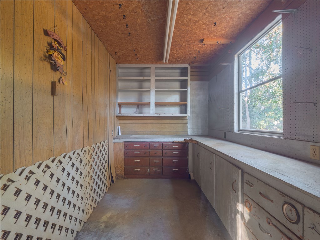 111 Seminole Road Brunswick, GA 31525 - Photo 32 of 35 Inside workshop