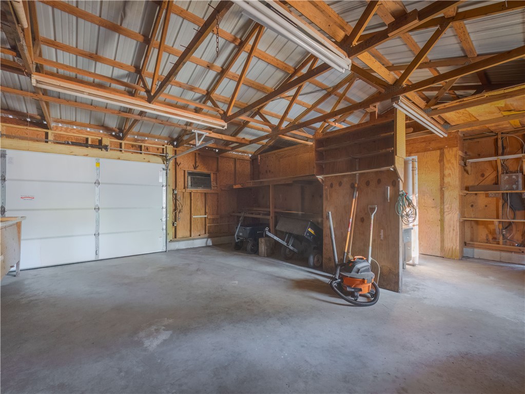 111 Seminole Road Brunswick, GA 31525 - Photo 35 of 35 Inside workshop