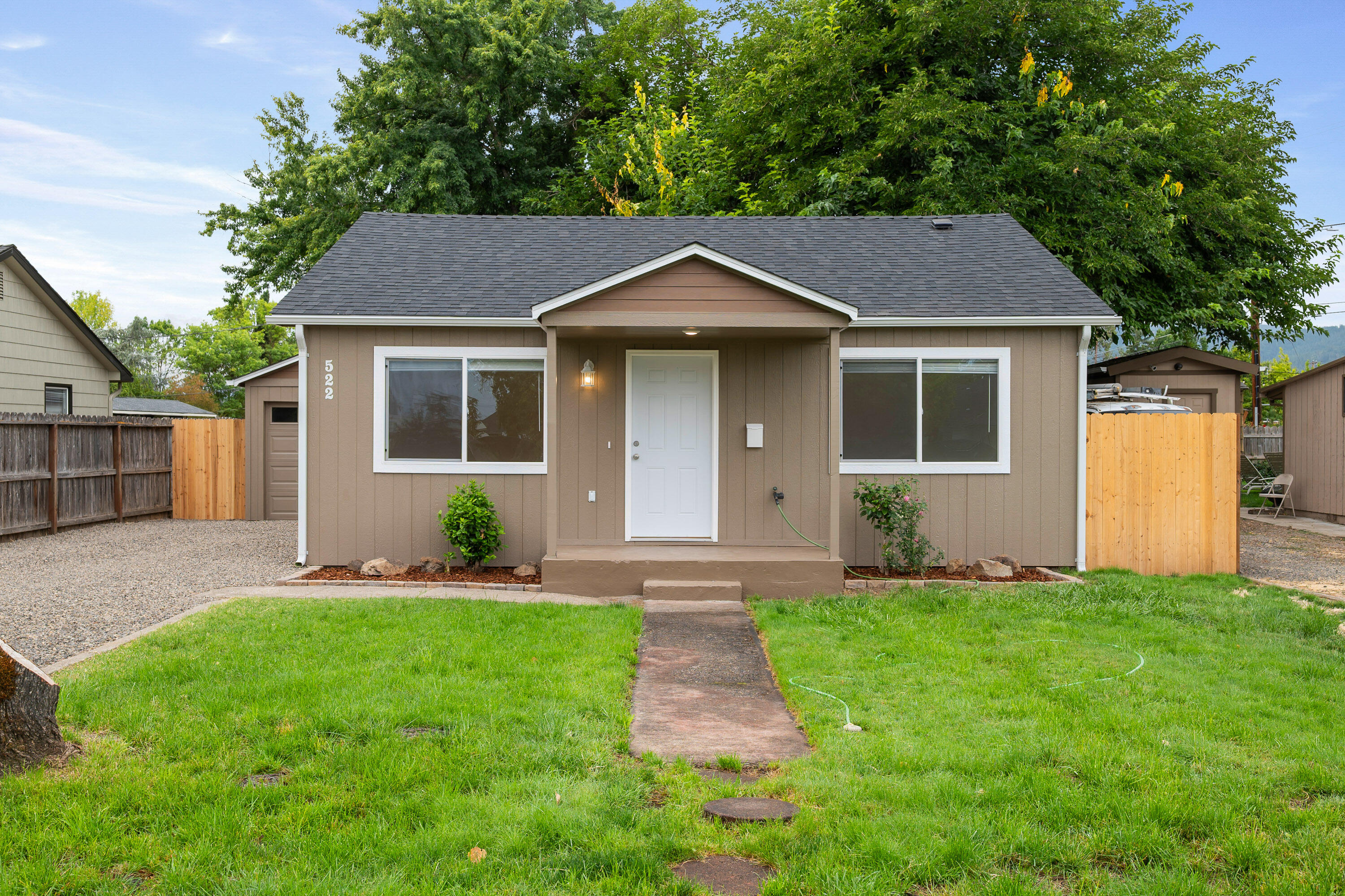 522 South 4th Street Central Point, OR 97502 - Photo 1 of 24 522SFourthSt-006