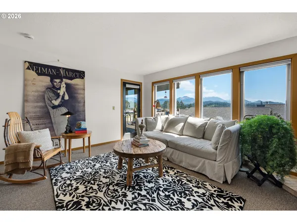 $749,000 | 353 North Breaker Point Drive, Unit 353, Cannon Beach, OR 97110