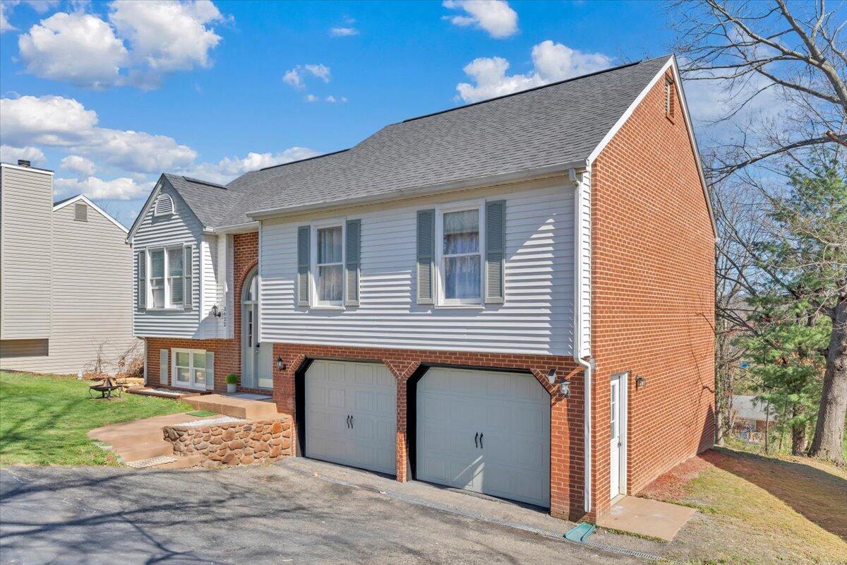 3622 View Avenue Roanoke, VA 24018 - Photo 2 of 48 46-MIB01000-R5