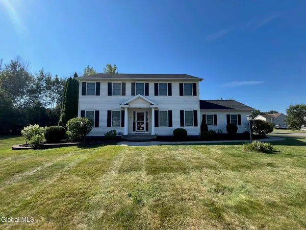 $3,700 | 14 Mallard Drive, Clifton Park, NY 12148