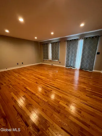 $3,700 | 14 Mallard Drive, Clifton Park, NY 12148