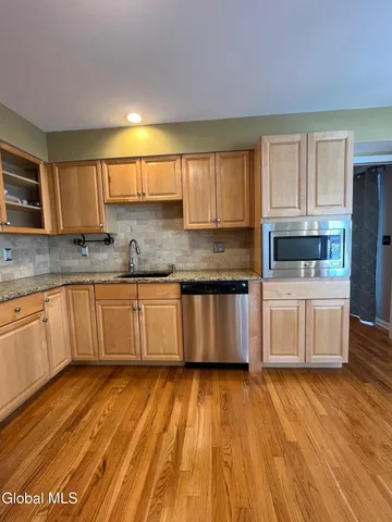 $3,700 | 14 Mallard Drive, Clifton Park, NY 12148