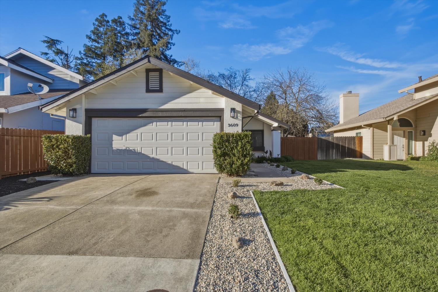 3609 Rio Pacifica Way Sacramento, CA 95834 - Photo 2 of 23