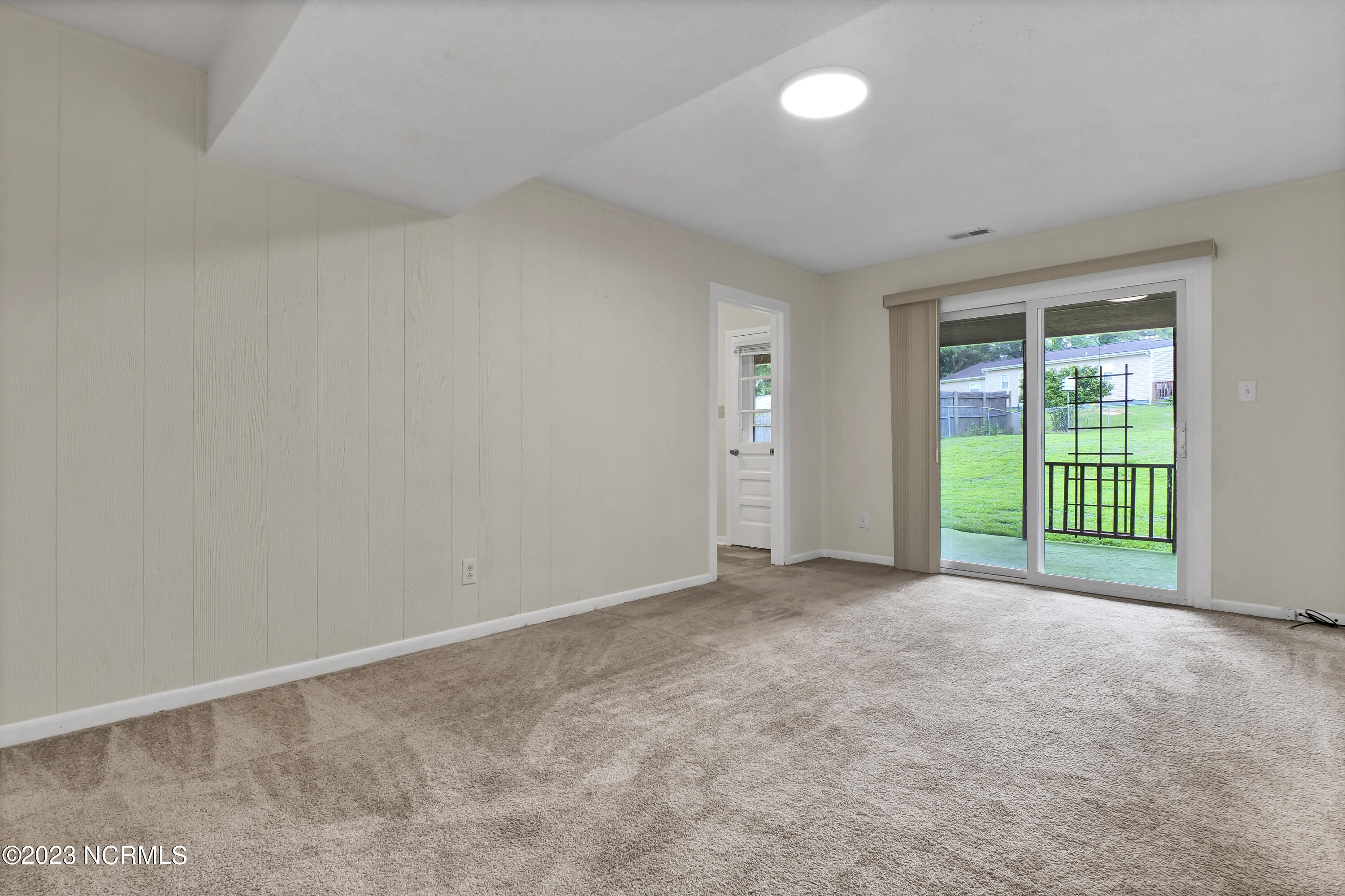 2800 Country Club Road Jacksonville, NC 28546 - Photo 28 of 30 Dining Room