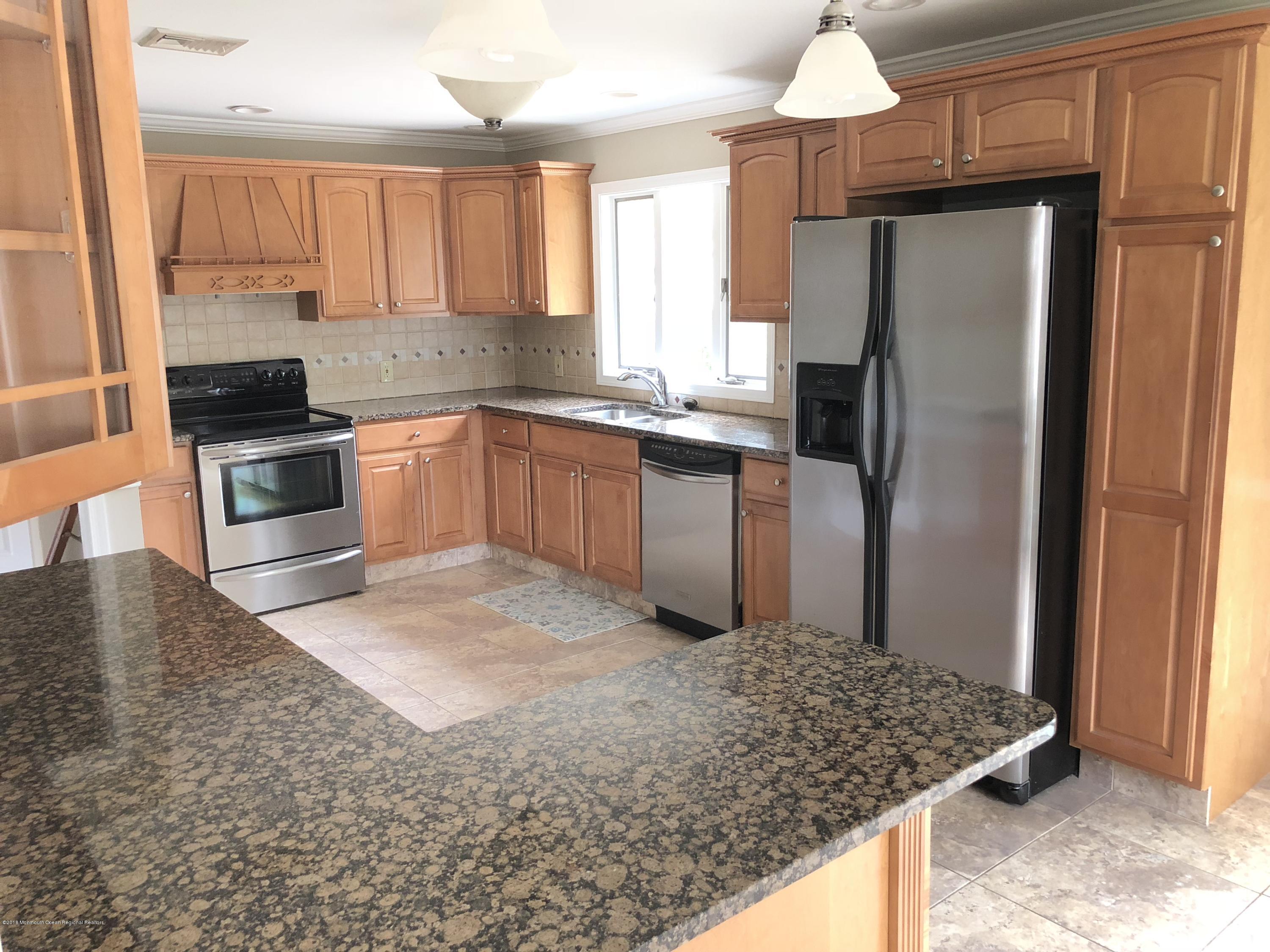 133 Stone Road Union Beach, NJ 07735 - Photo 5 of 18 IMG_6474