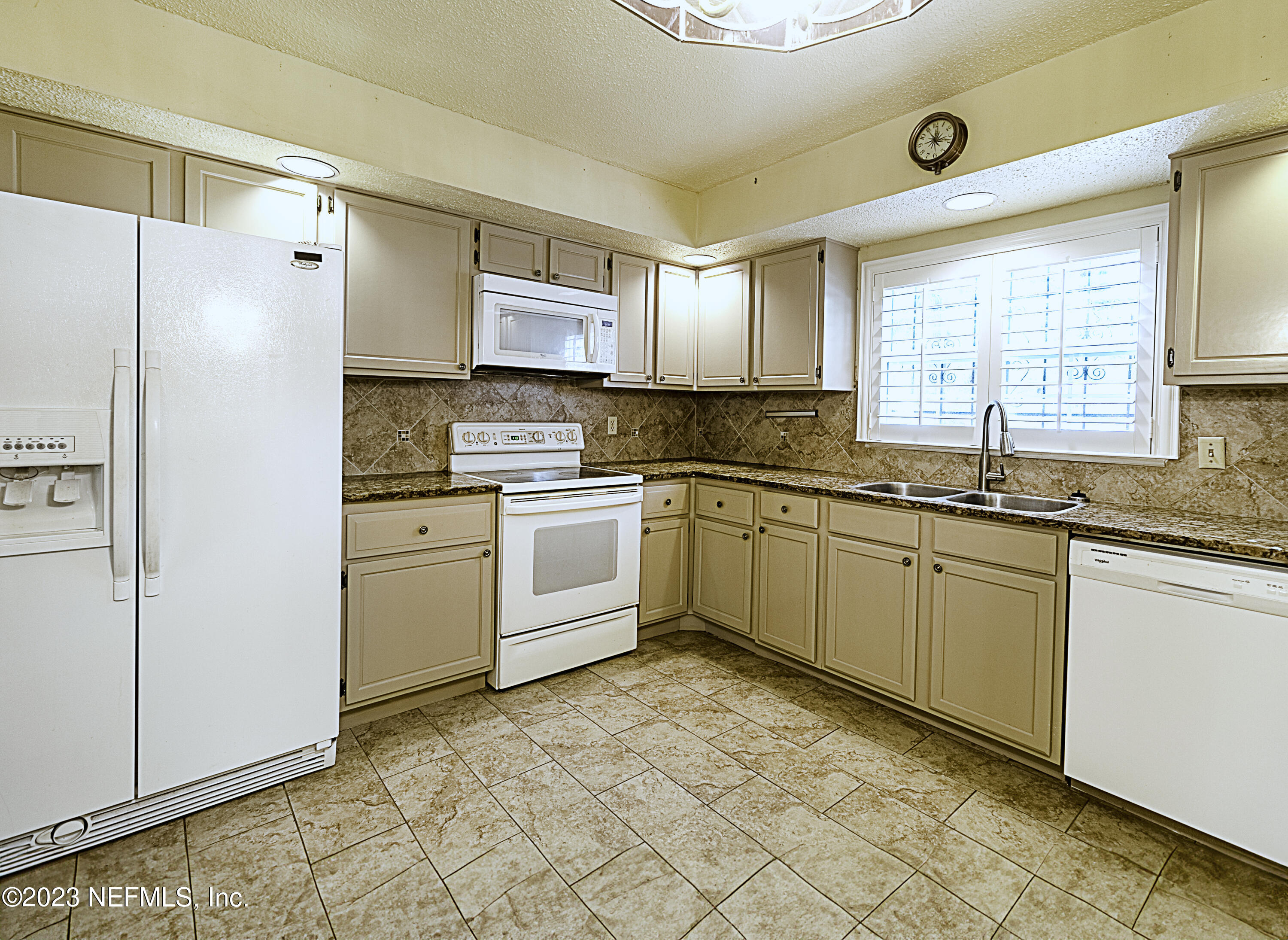 308 Raleigh Road Jacksonville, FL 32225 - Photo 3 of 9 8 Kitchen