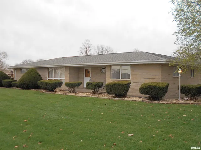 $159,900 | 4 Hiel Drive, Bushnell, IL 61422