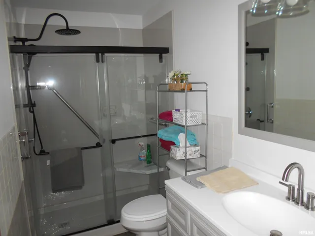 $159,900 | 4 Hiel Drive, Bushnell, IL 61422