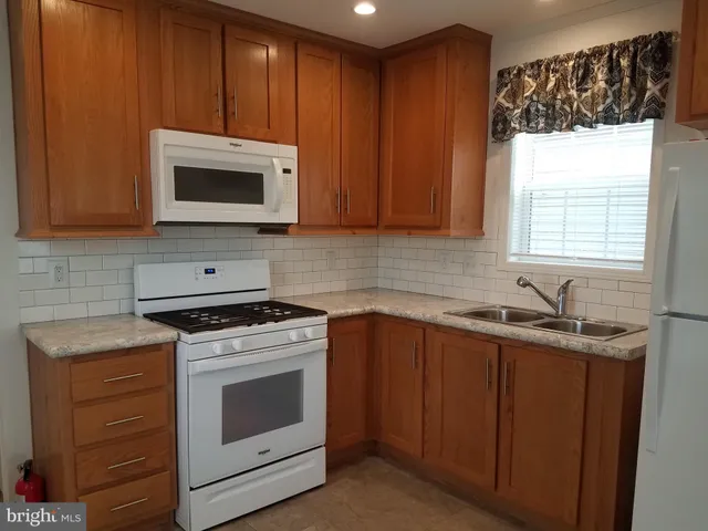 $84,000 | 852 Us Route 1 Highway North, Unit 4, Edison, NJ 08817