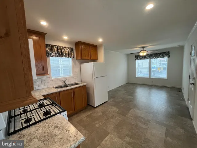 $84,000 | 852 Us Route 1 Highway North, Unit 4, Edison, NJ 08817