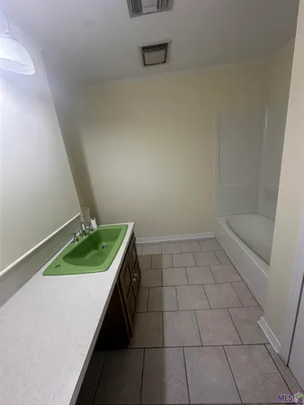 $1,800 | 519 Woodside Drive, Houma, LA 70363
