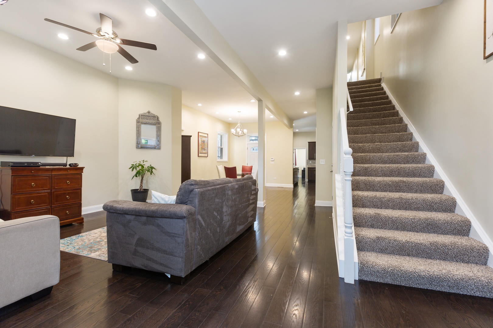 4244 South Prairie Avenue Chicago, IL 60653 - Photo 2 of 16