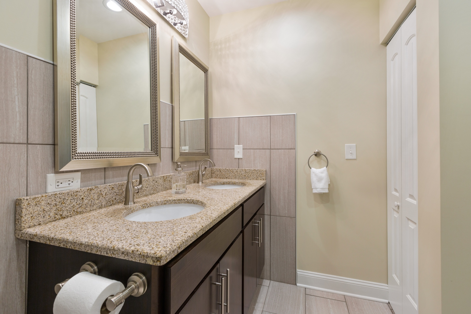 4244 South Prairie Avenue Chicago, IL 60653 - Photo 12 of 16