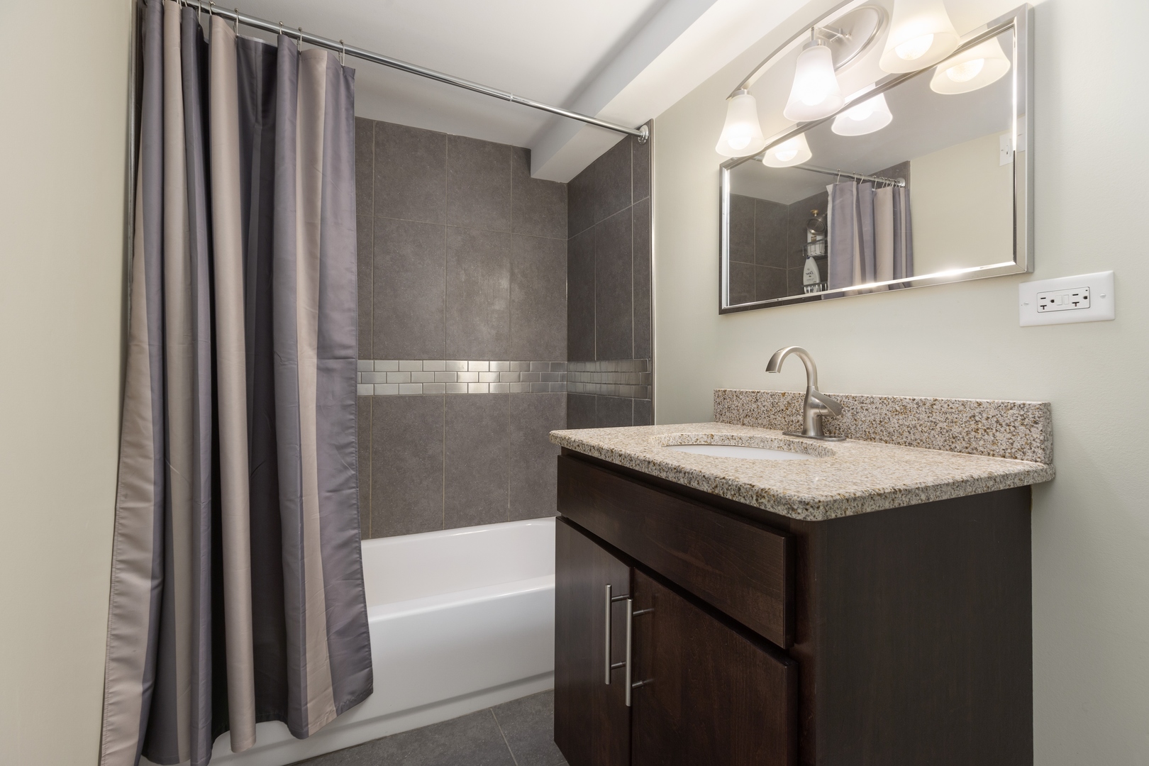 4244 South Prairie Avenue Chicago, IL 60653 - Photo 8 of 16