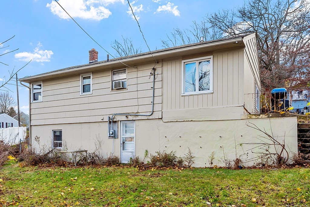 21 Kenberma Road Worcester, MA 01604 - Photo 2 of 22 Gallery Image 2