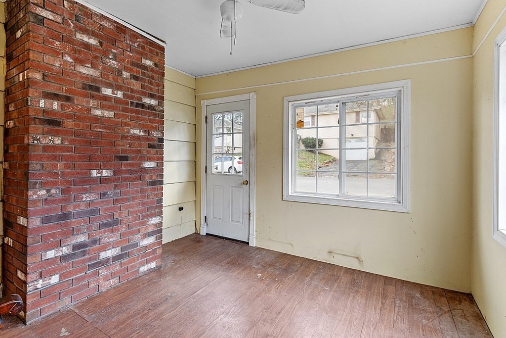 21 Kenberma Road Worcester, MA 01604 - Photo 7 of 22 Gallery Image 7