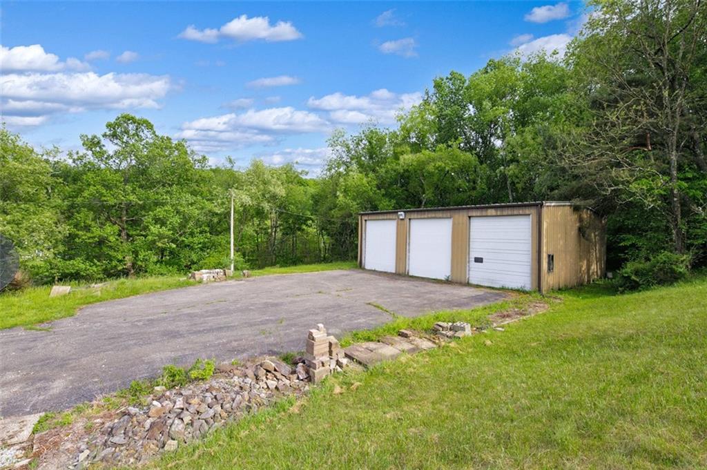 4948 Ashbaugh Road Murrysville, PA 15668 - Photo 4 of 48 3 Bay 14ft door Industrial size garage