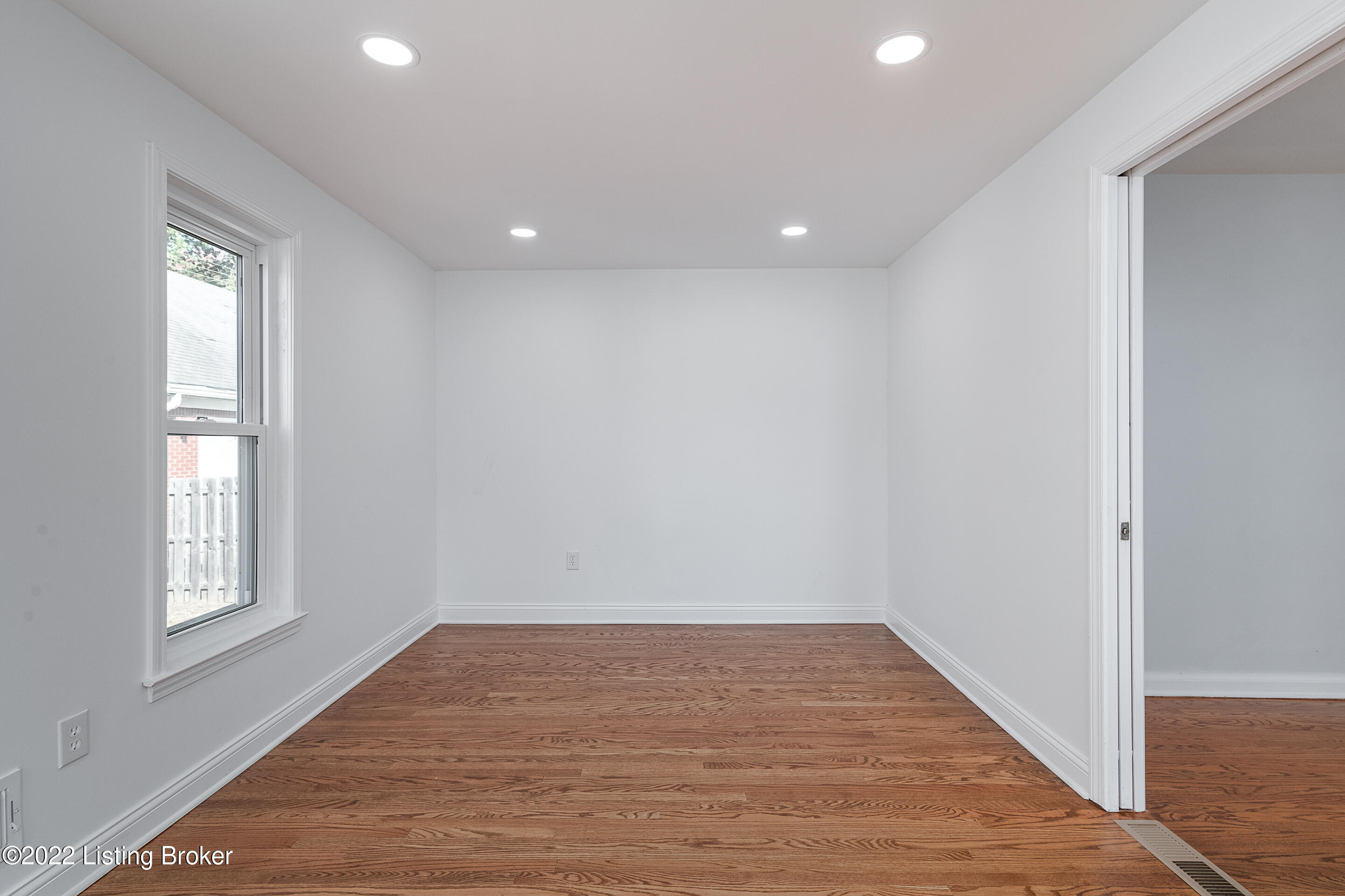 318 Tyne Road Louisville, KY 40207 - Photo 12 of 48 DHI-15