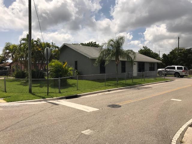 1497 West 35th Street Riviera Beach, FL 33404 - Photo 2 of 16 IMG_7593