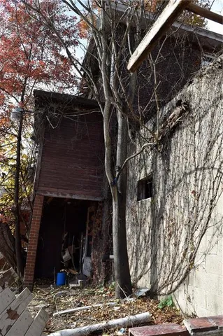 a view of a bird bath