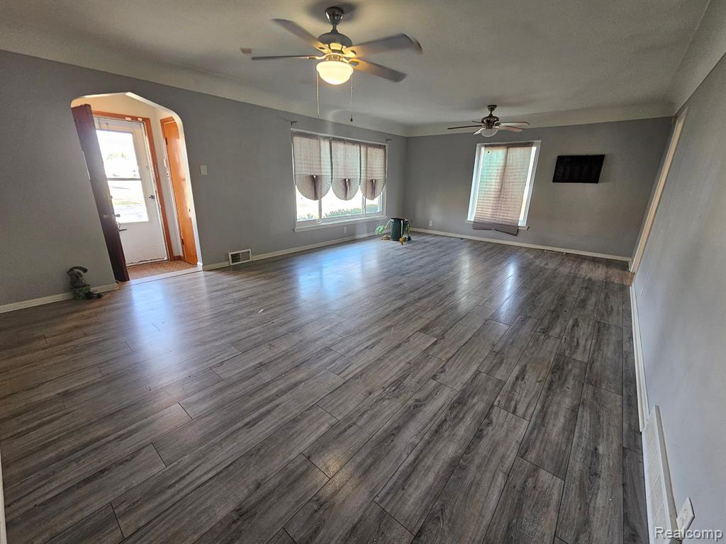 22858 Rausch Avenue Eastpointe, MI 48021 - Photo 16 of 36