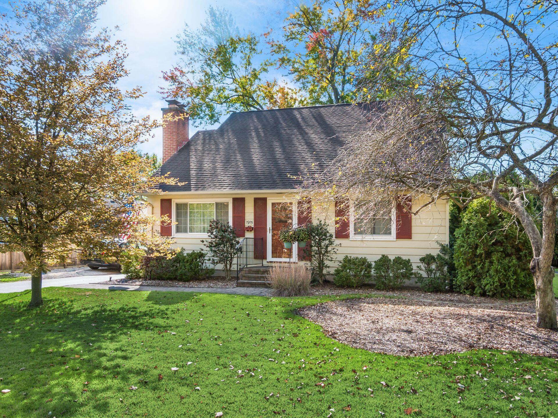 1915 Zollinger Road Columbus, OH 43221 - Photo 2 of 57 004_159b_N 1915 Zollinger 141