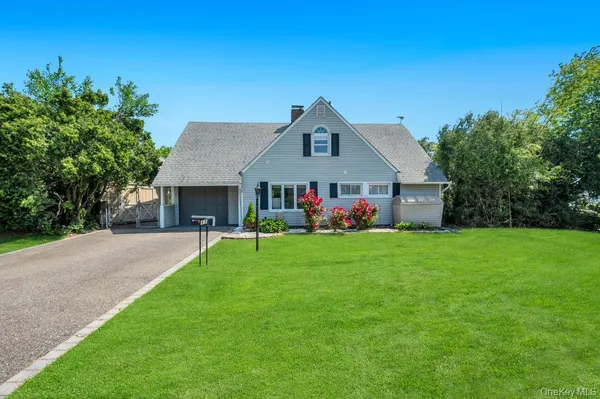 $625,000 | 11 Wagon Lane, Levittown, NY 11756
