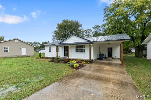 $125,000 | 201 Lunbeck Avenue, Gideon, MO 63848