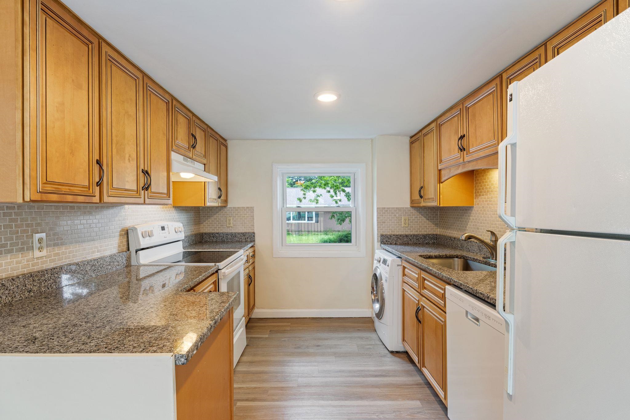 267 Pioneer Road Rye, NH 03870 - Photo 10 of 38