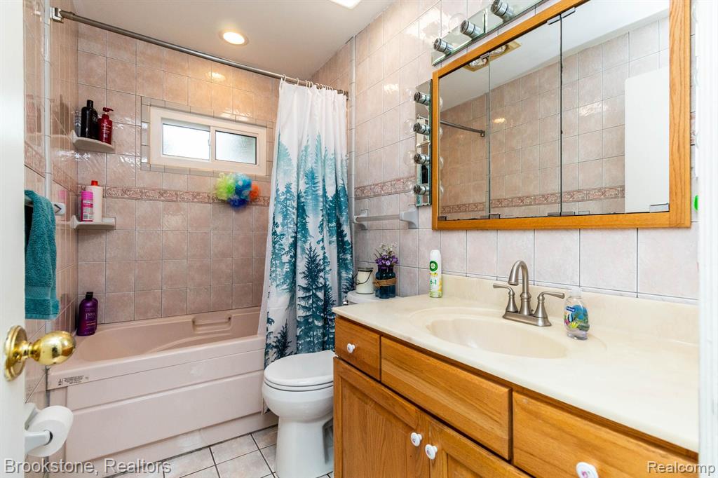 3263 Avon Manor Road Rochester Hills, MI 48307 - Photo 18 of 33