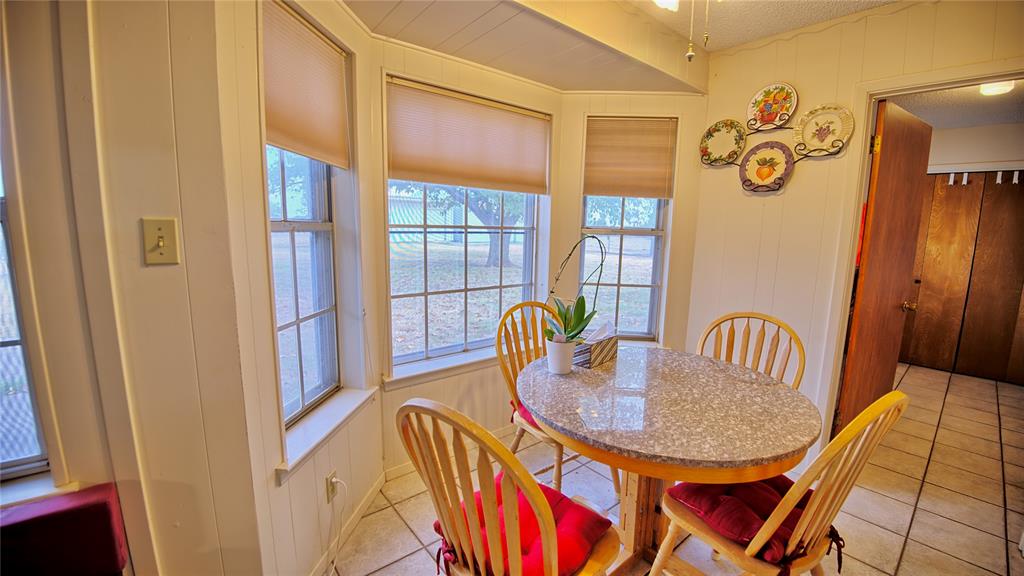 437 Jakes Road Bowie, TX 76230 - Photo 4 of 39 Gallery Image 4