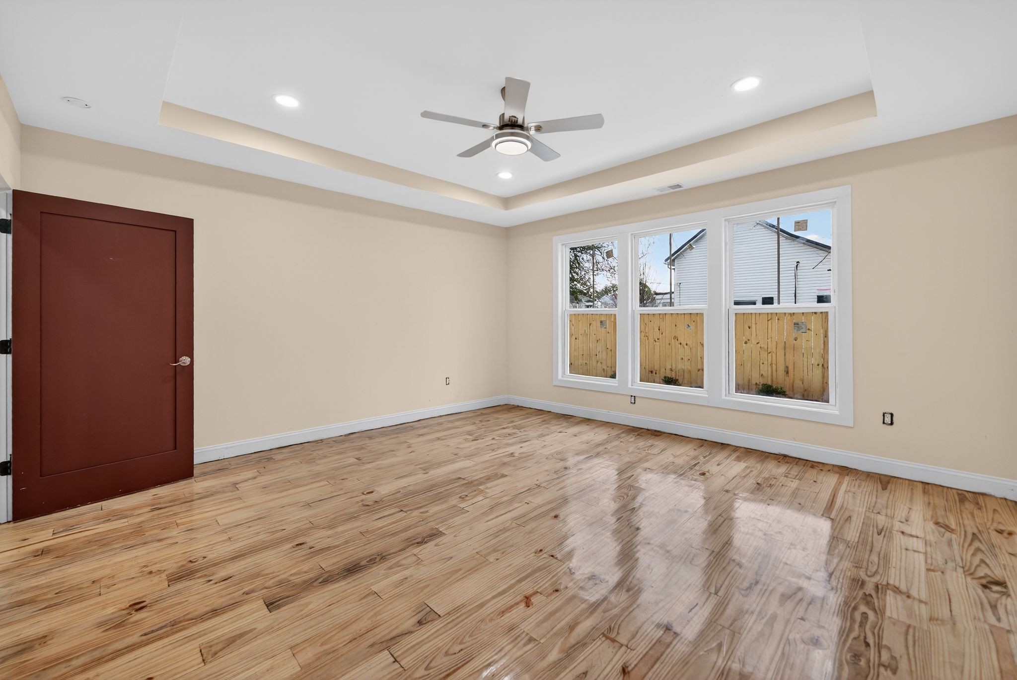 410 3rd Avenue Fayetteville, TN 37334 - Photo 23 of 49 a view of an empty room with a window
