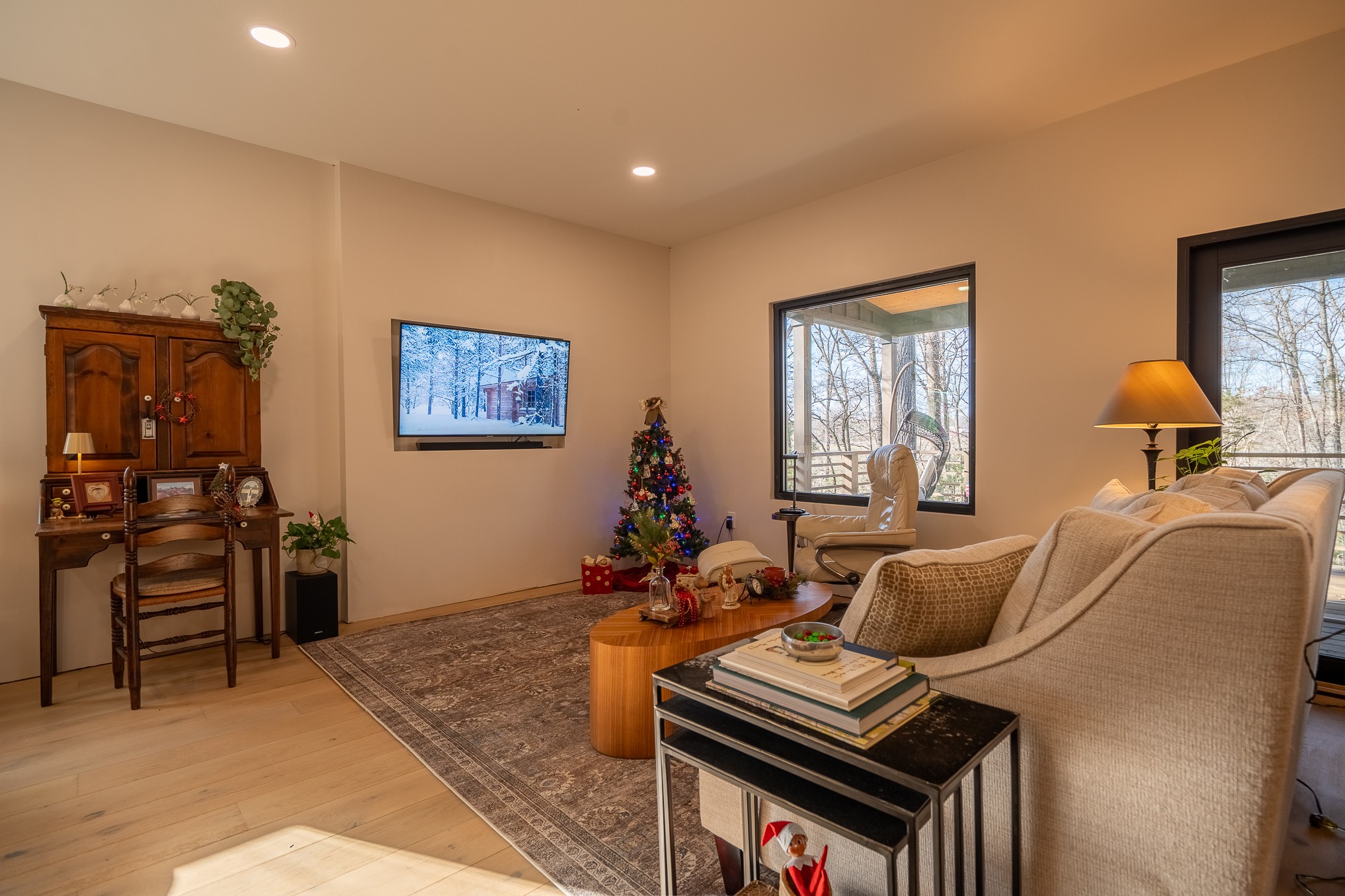 1545 Blue Springs Road Sparta, TN 38583 - Photo 13 of 99 a living room with furniture a piano and a window