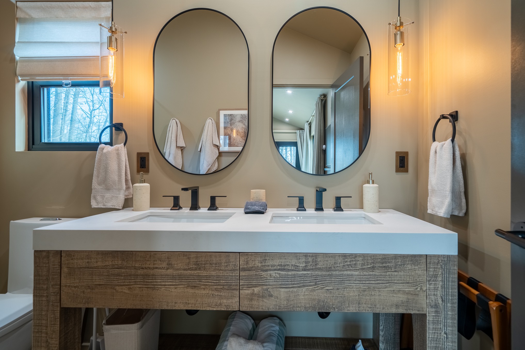 1545 Blue Springs Road Sparta, TN 38583 - Photo 40 of 99 a bathroom with a sink and a mirror